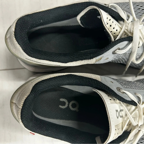 ON Cloudsurfer Glacier/Black Womens 10.5 Grey Black White Preowned - Picture 10 of 15